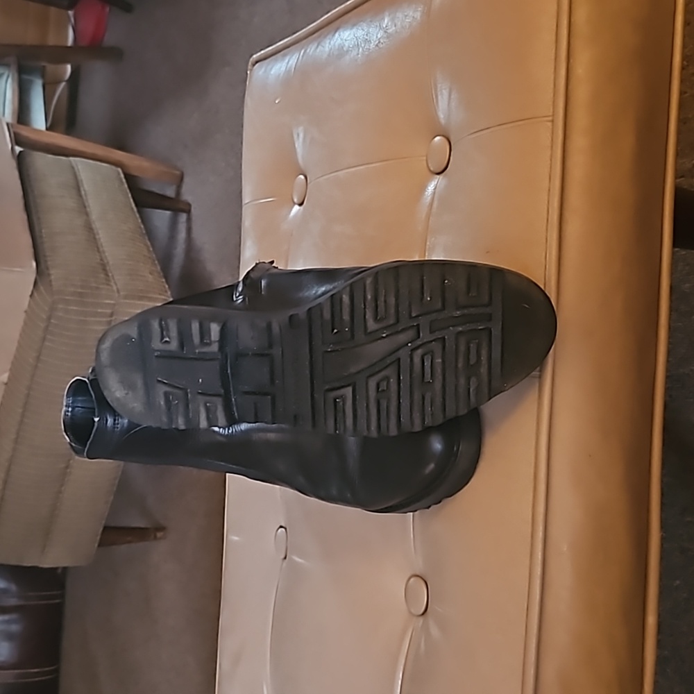 Franco Sarto black low cut zipper boots. Size 9 - Picture 3 of 5